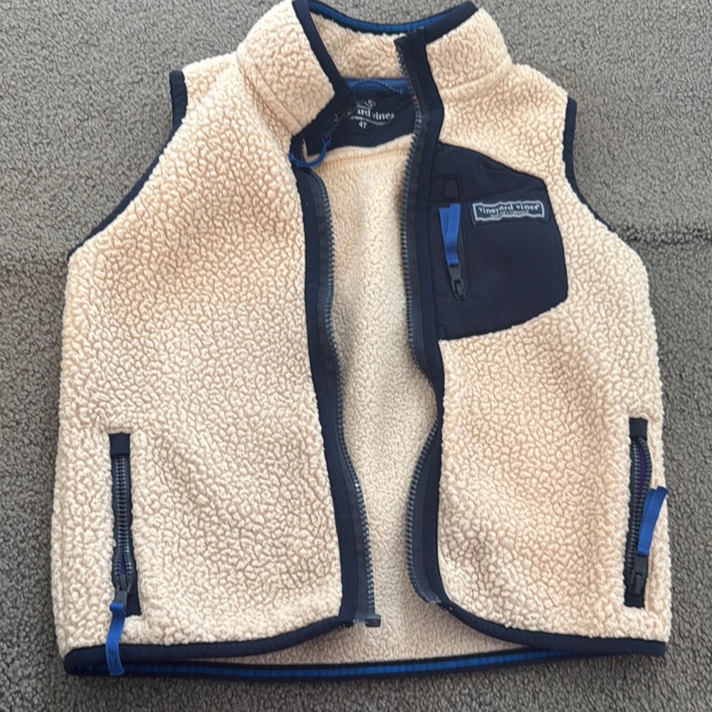 Vineyard VinesCream and Navy Fleece Vest
